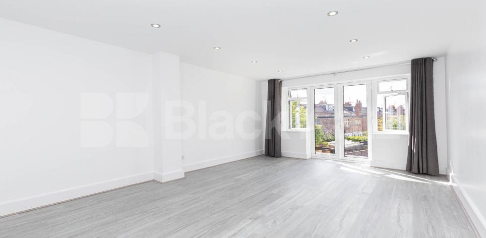			NEWLY REFURBISHED!, 2 Bedroom, 1 bath, 1 reception Apartment			 Beechwood Road, CROUCH END 